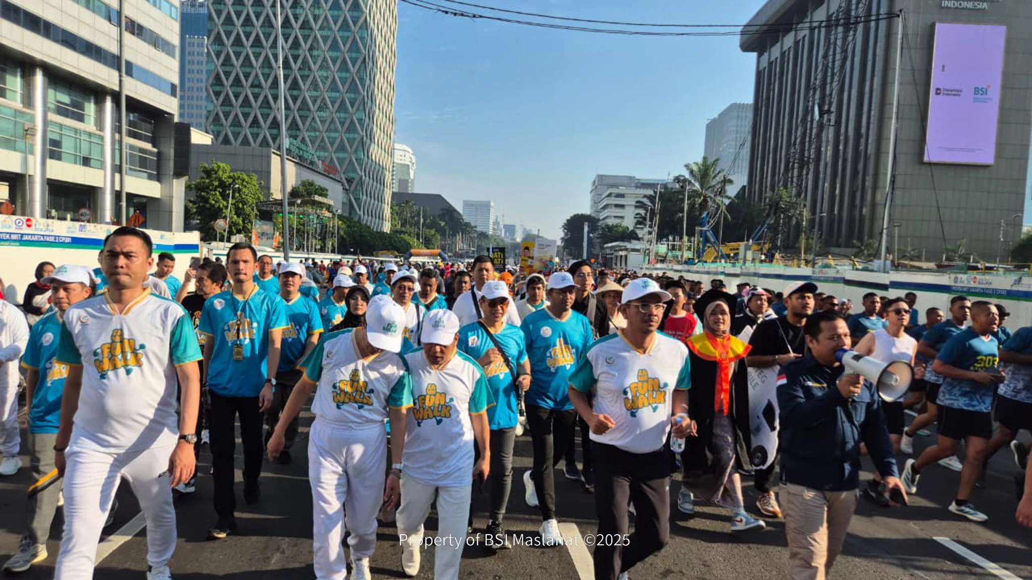 BSI Maslahat Dukung Gerakan Zakat dan Wakaf Nasional Lewat ZaWa Funwalk 2025 