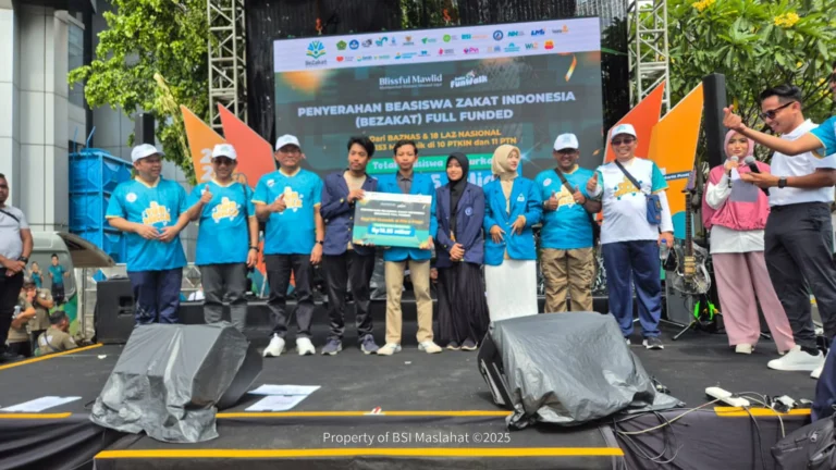 BSI Maslahat Dukung Gerakan Zakat dan Wakaf Nasional Lewat ZaWa Funwalk 2025Â 
