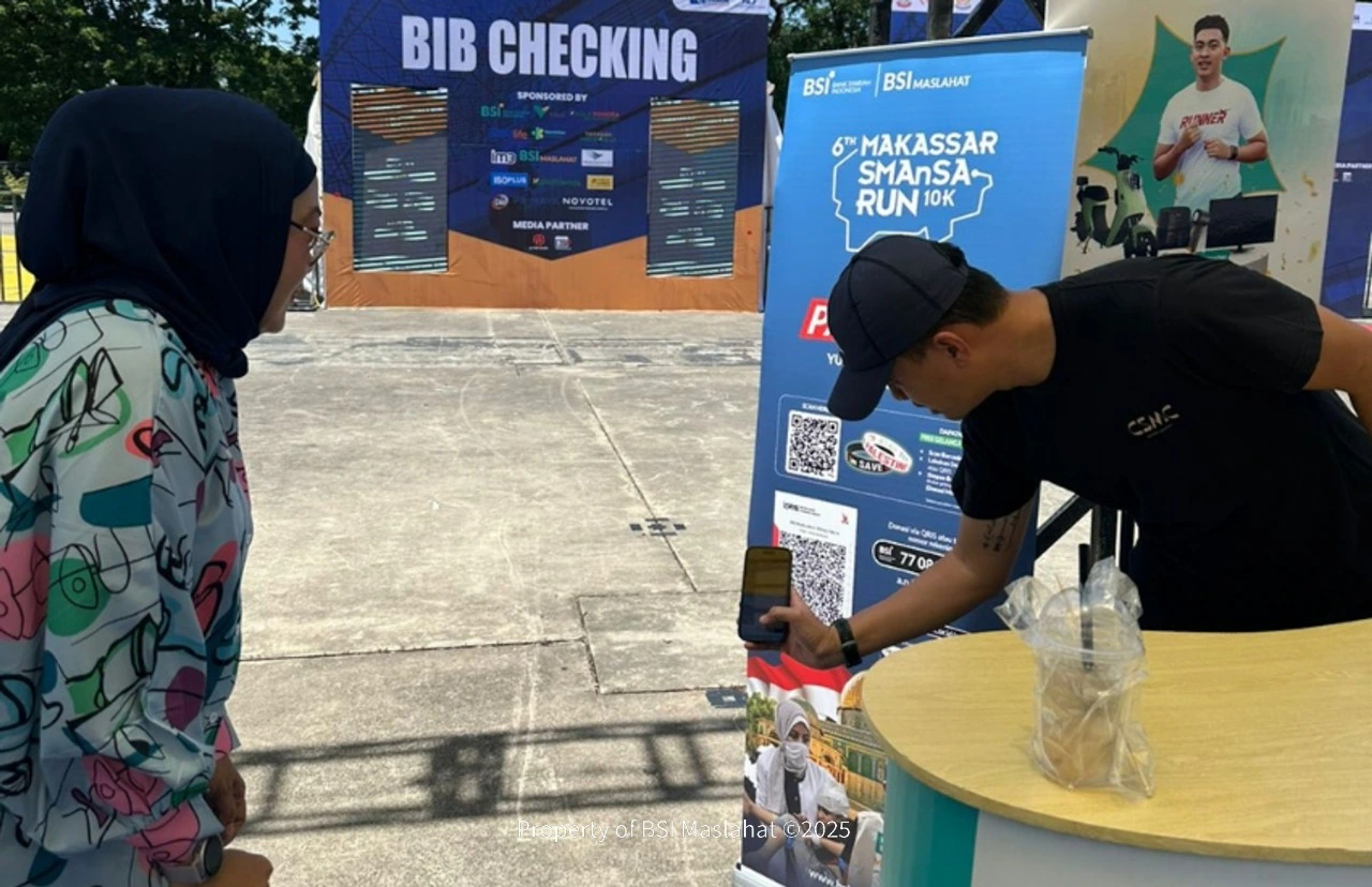 BSI Maslahat Dukung SMANSA Run 2025 Makassar dengan Edukasi ZISWAF dan Aksi Solidaritas Palestina