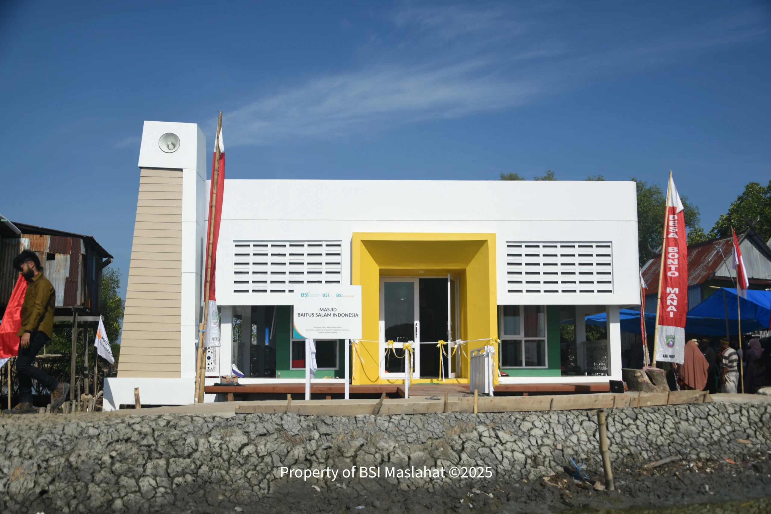 BSI Maslahat dan Masjid Nusantara Resmikan Masjid Baitus Salam Indonesia di Pangkep  