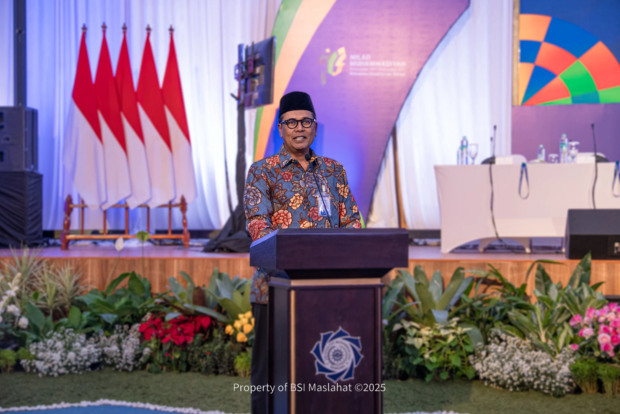 BSI Maslahat Salurkan Beasiswa BSI Scholarship bagi Mahasiswa Dhuafa Berprestasi di Momentum Milad Muhammadiyah ke-113