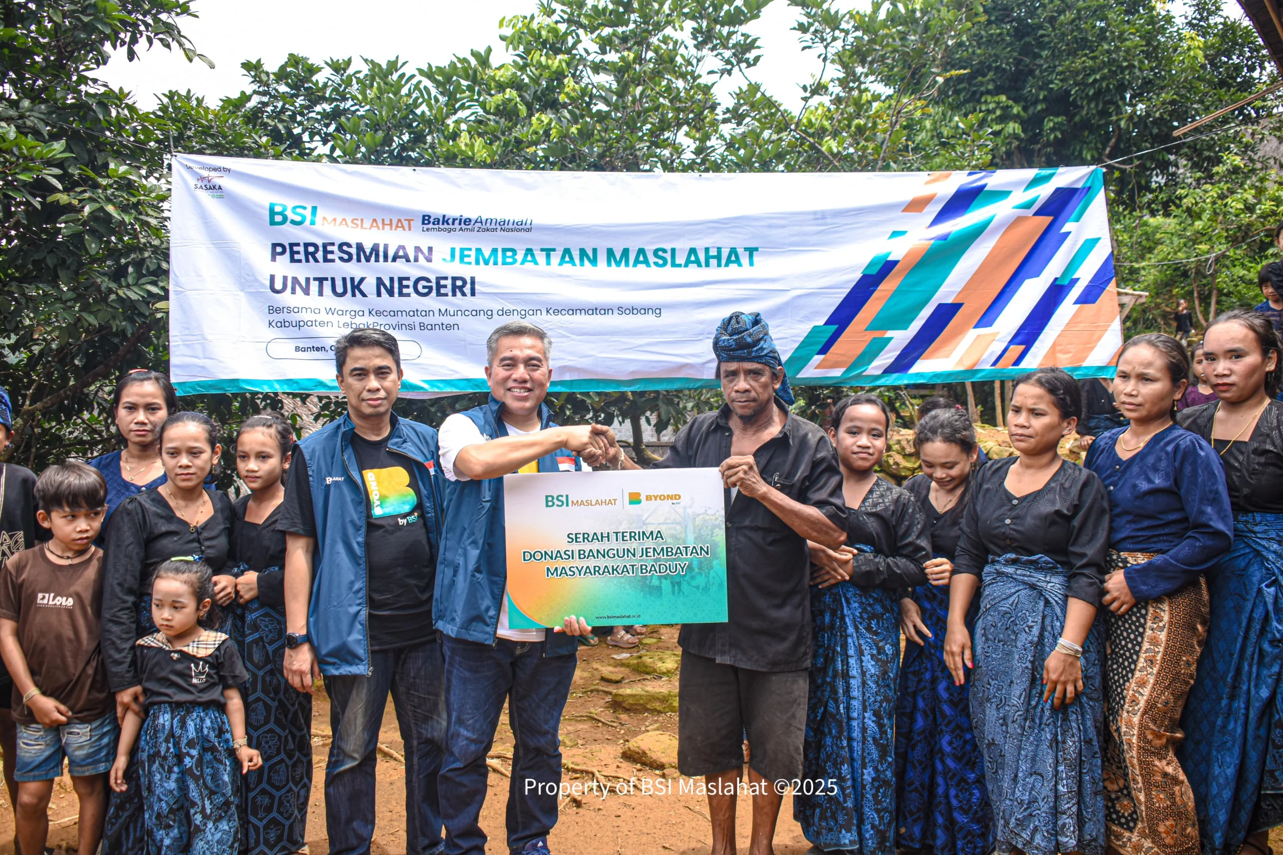 BSI Maslahat Resmikan Jembatan Maslahat Untuk Negeri Bagi Masyarakat Baduy