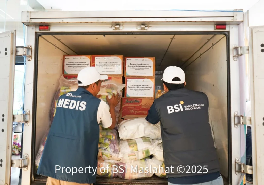 BSI Maslahat dan BSI Serahkan 15 Ton Bantuan Kemanusiaan Bagi Korban Banjir Longsor di Aceh