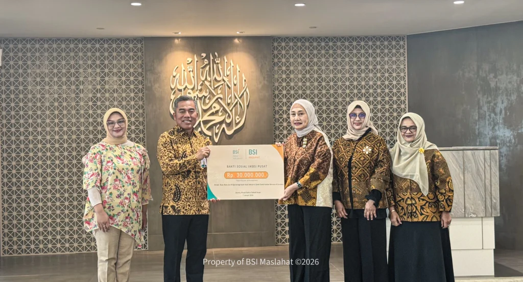 BSI Maslahat Bersama IIKBSI Kantor Pusat Menyalurkan Alqurâ€™an dan Buku untuk Anak-Anak Sekolah dan Santri Penyintas Banjir Sumatra (3)