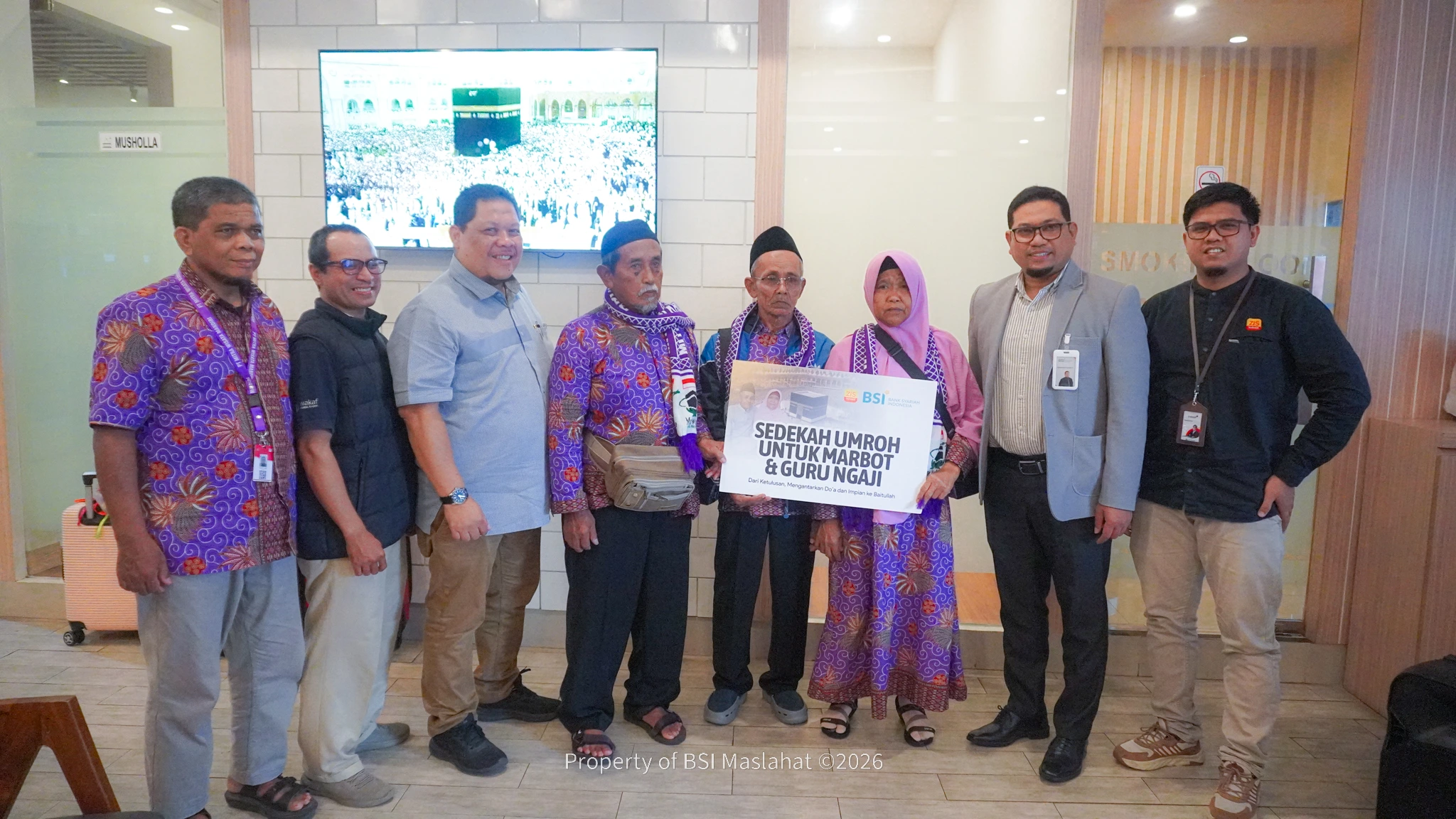 BSI Maslahat Bersama ZIS Indosat Berangkatkan Marbot Masjid dan Guru Ngaji Melalui Program Sedekah Umrah
