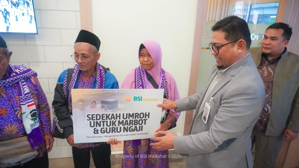 BSI Maslahat Bersama ZIS Indosat Berangkatkan Marbot Masjid dan Guru Ngaji Melalui Program Sedekah Umrah