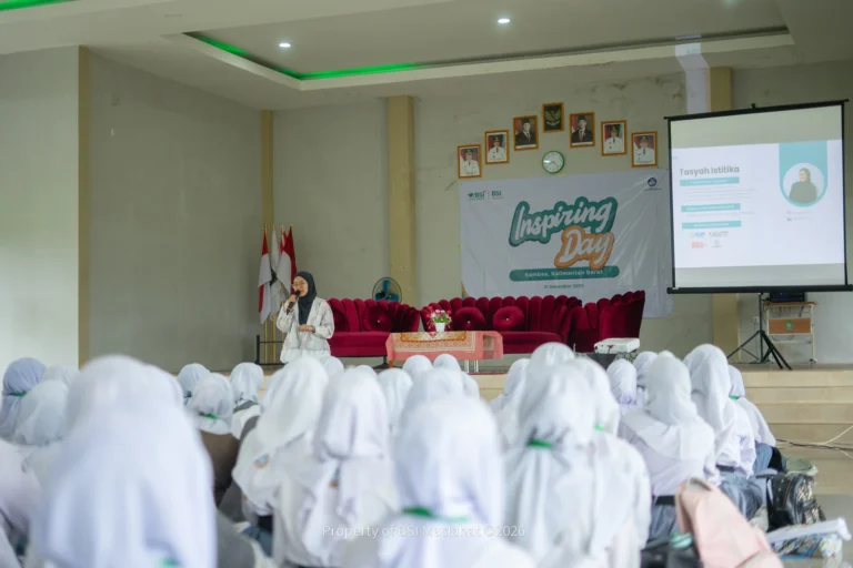 BSI Maslahat melalui BSI Inspiring Day Menyalakan Asa Siswa 3T di Sambas